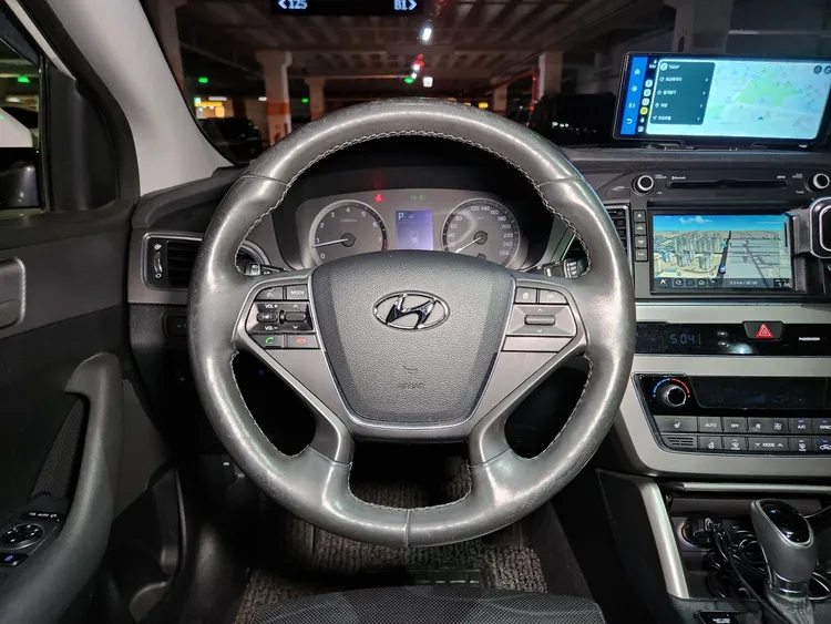 Hyundai LF Sonata 15