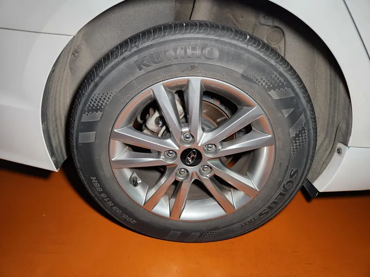 Hyundai LF Sonata 40