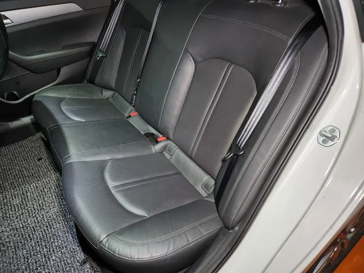 Hyundai LF Sonata 11