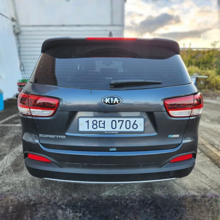 Kia Sorento 4