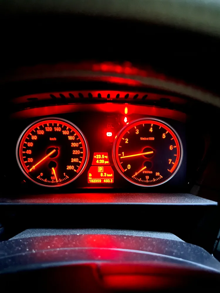 BMW 5 Series (E60) 11