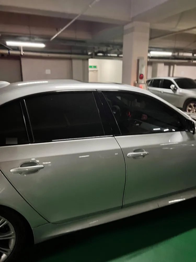 BMW 5 Series (E60) 5
