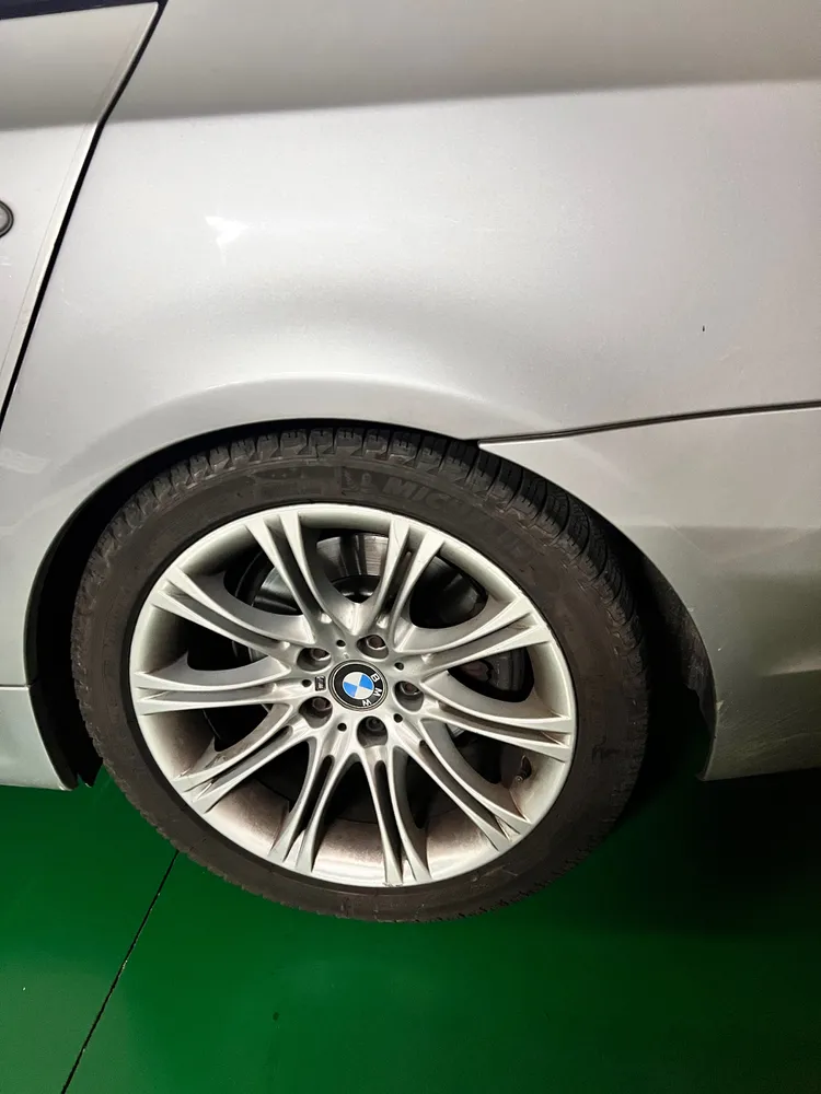 BMW 5 Series (E60) 15