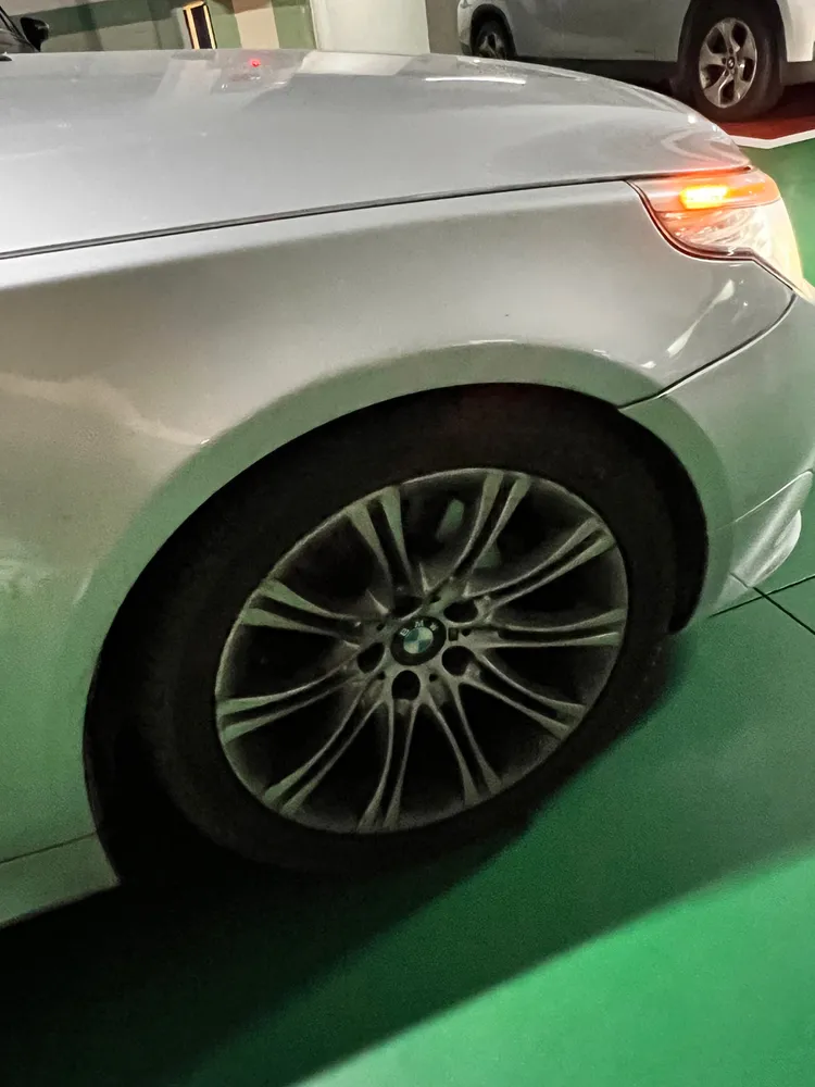 BMW 5 Series (E60) 16