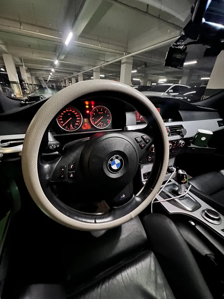 BMW 5 Series (E60) 6