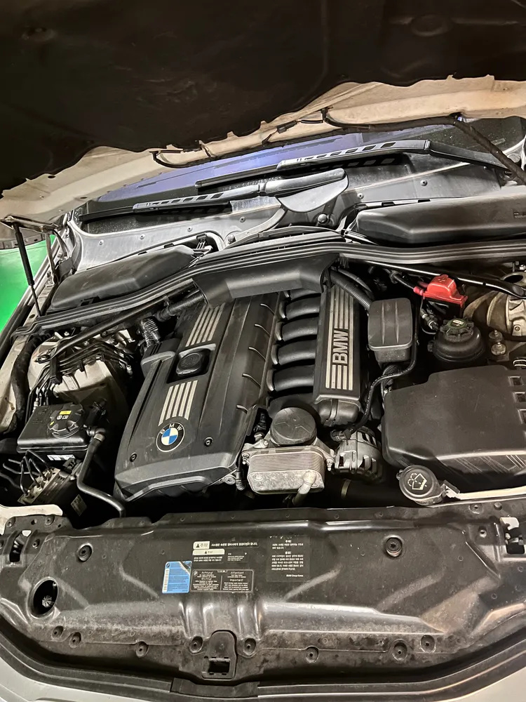 BMW 5 Series (E60) 14
