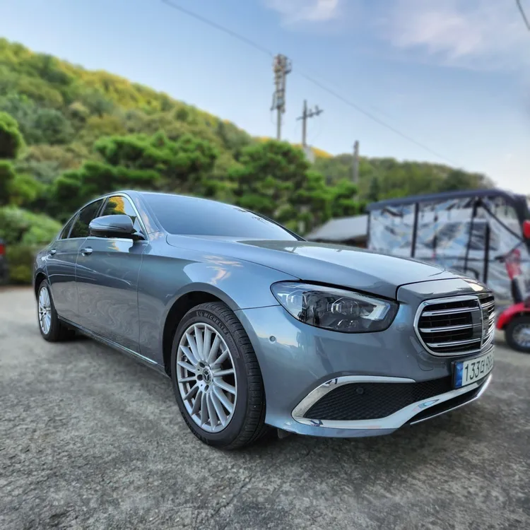 Mercedes E-Class (W213) 4