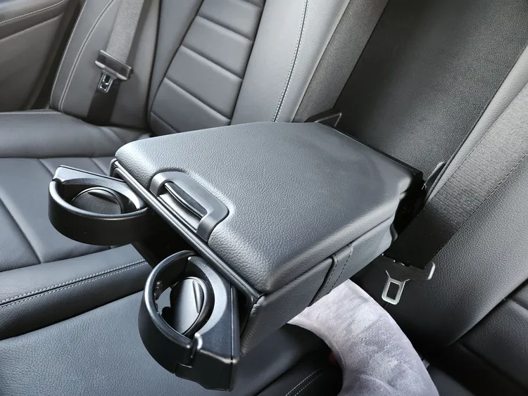 Mercedes E-Class (W213) 34