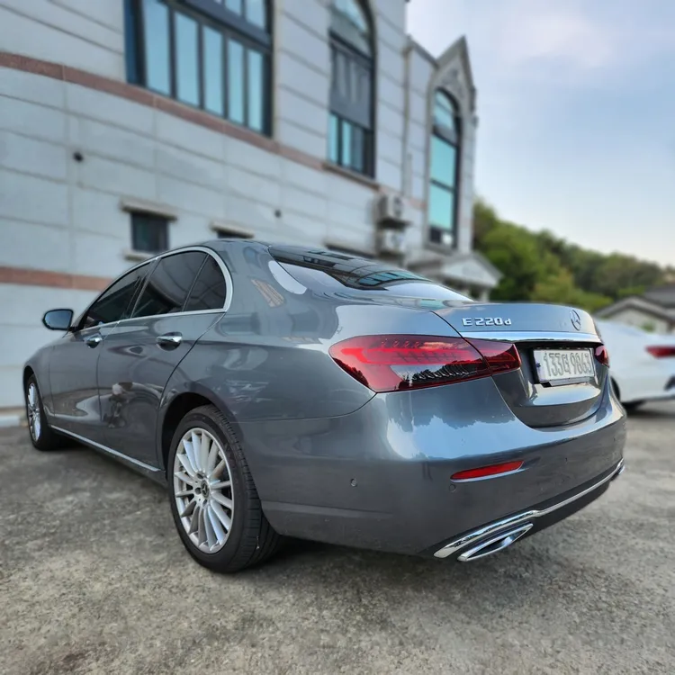 Mercedes E-Class (W213) 6