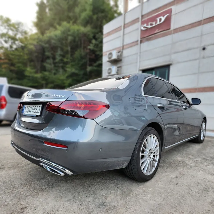 Mercedes E-Class (W213) 7