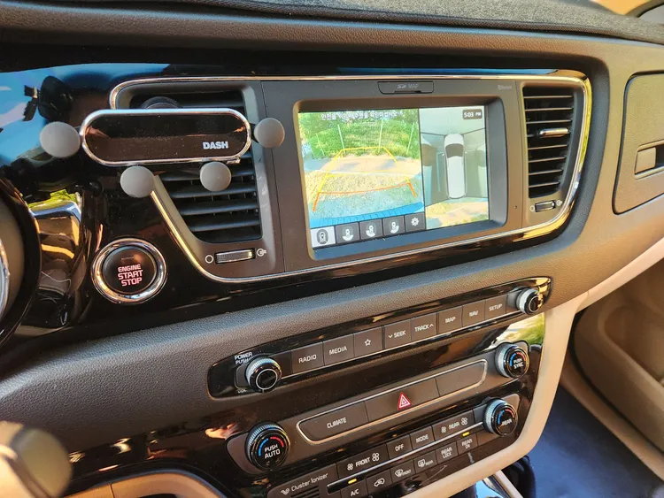 Kia Carnival 26