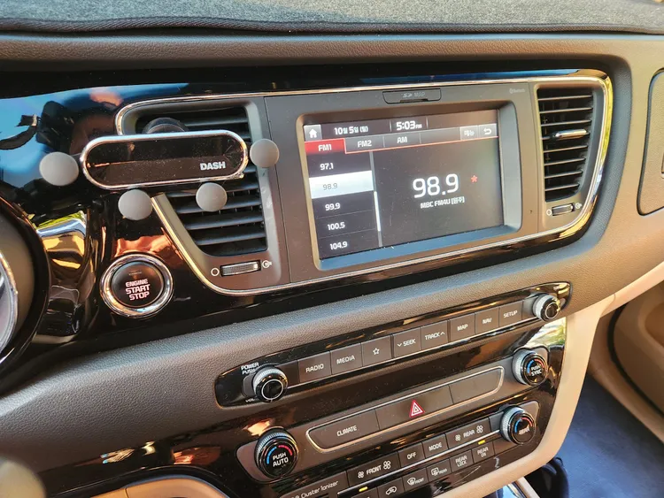 Kia Carnival 22
