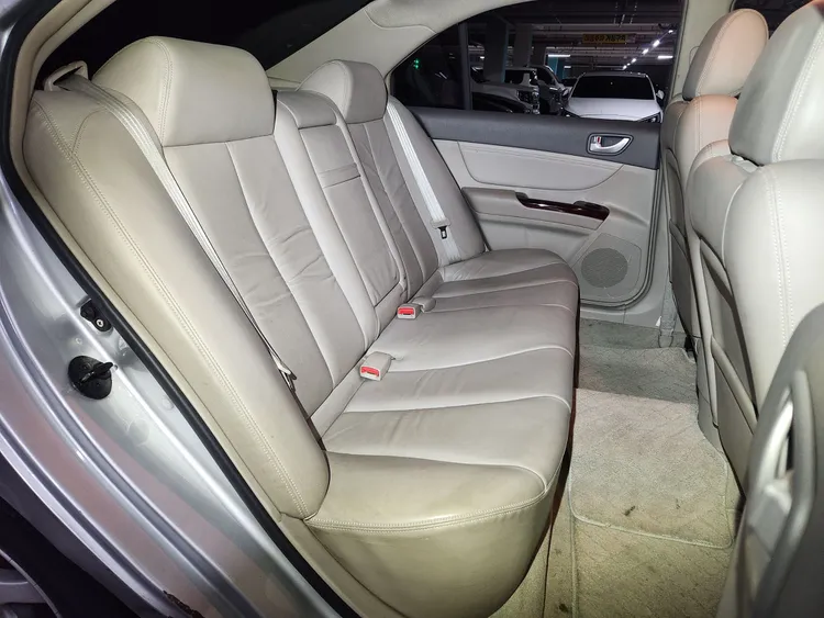 Hyundai NF Sonata 6
