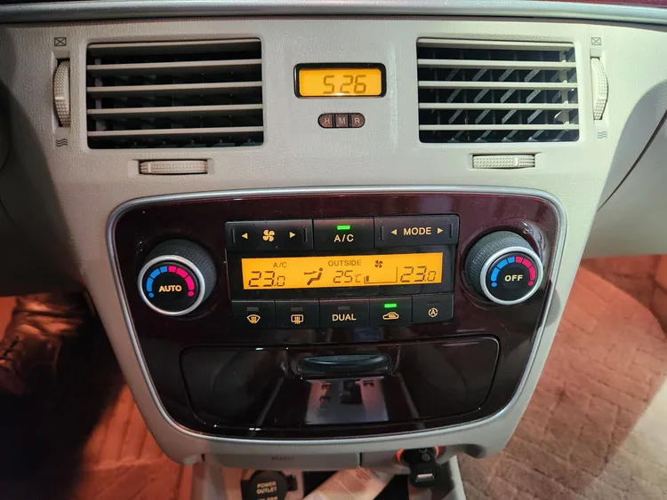 Hyundai NF Sonata 10
