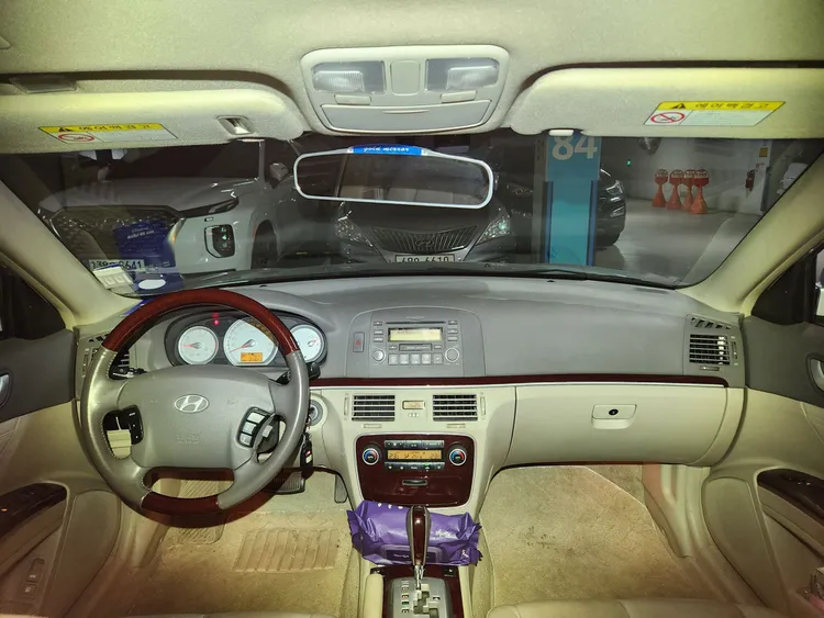Hyundai NF Sonata 9