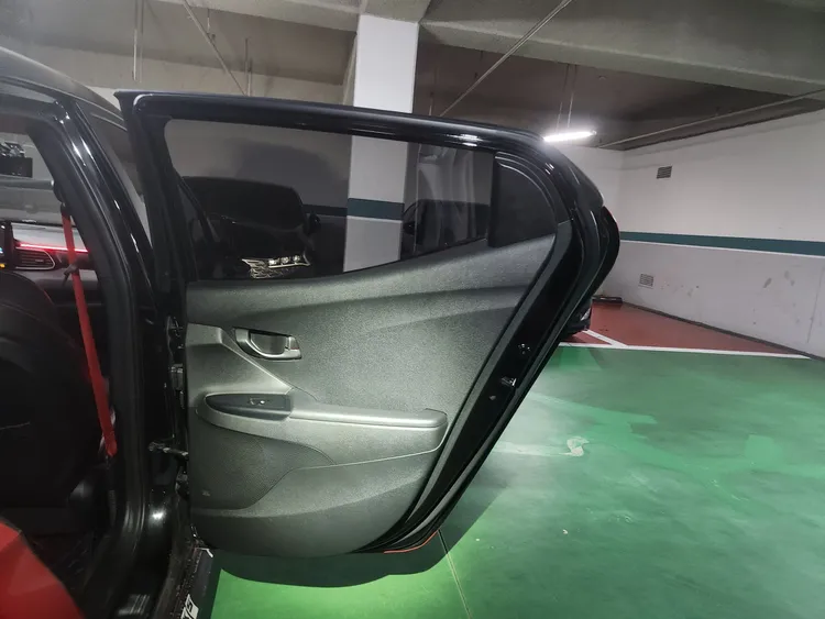 Hyundai Veloster(JS) 21