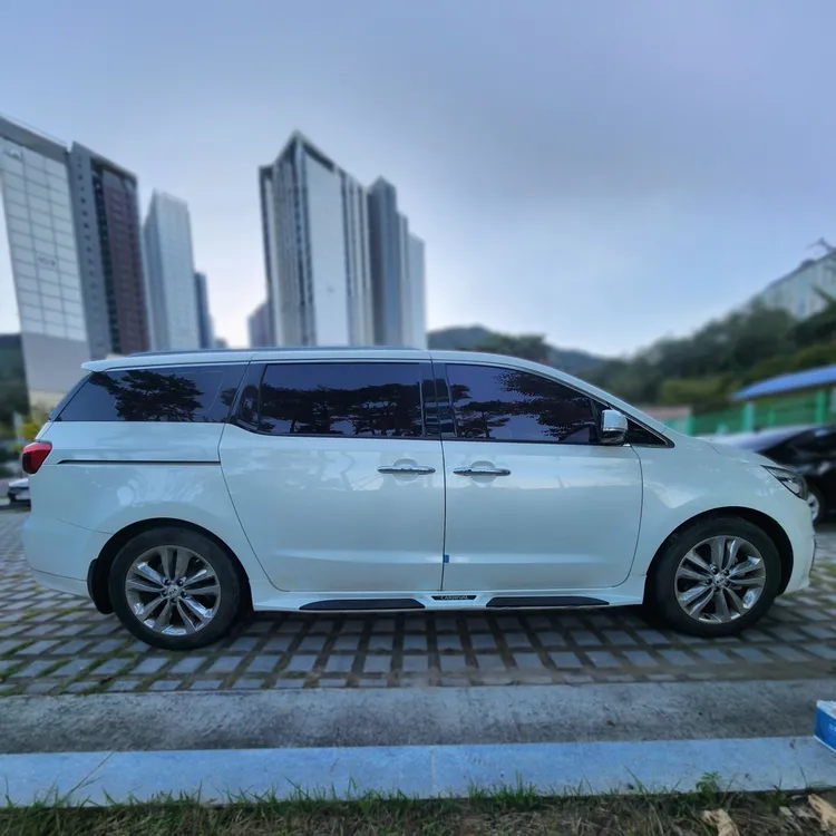 Kia Carnival 4