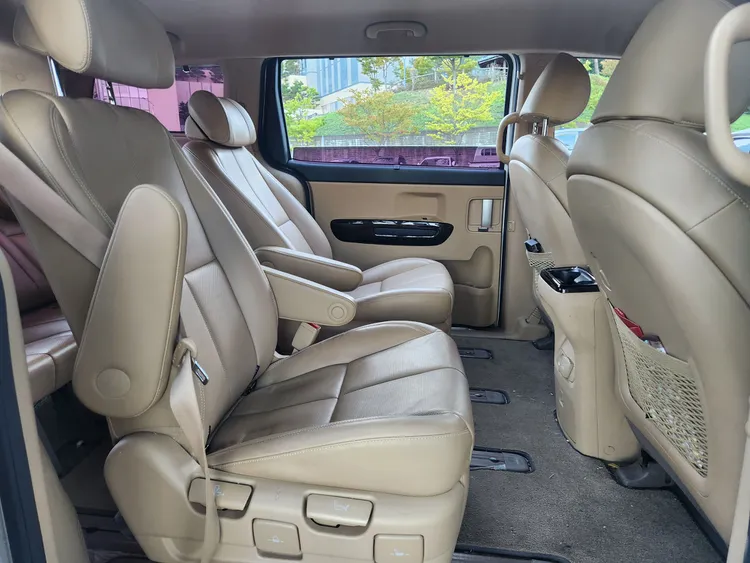 Kia Carnival 12