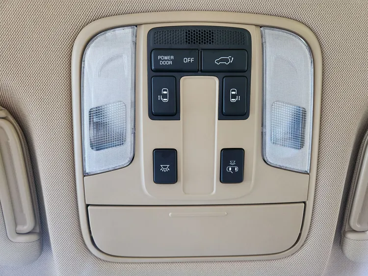 Kia Carnival 26