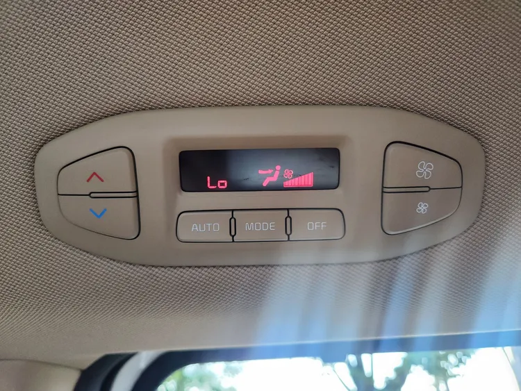 Kia Carnival 27