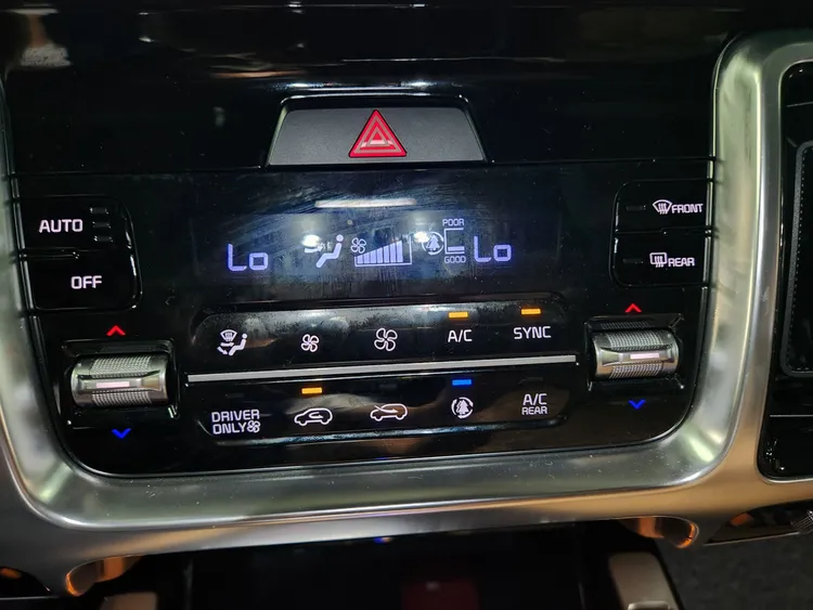 Kia Sorento (MQ4) 18