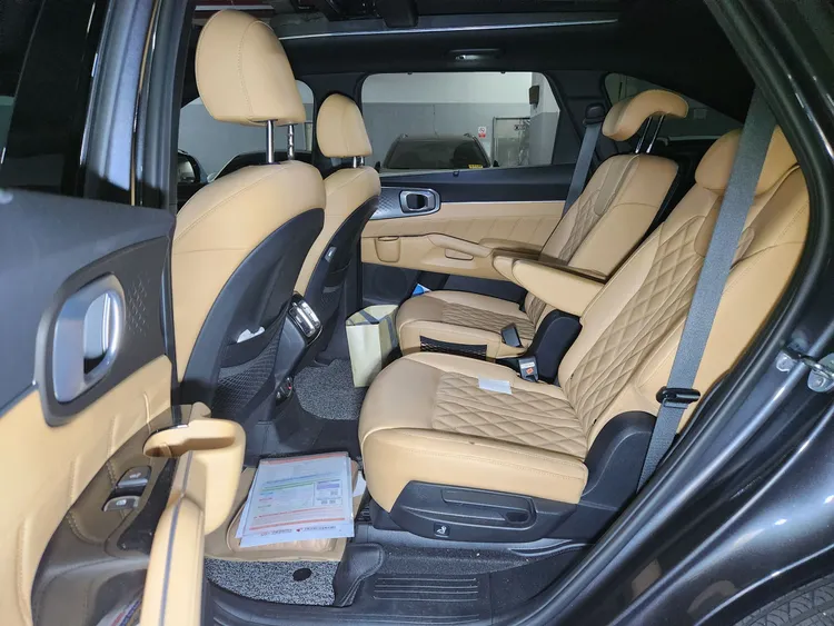 Kia Sorento (MQ4) 8
