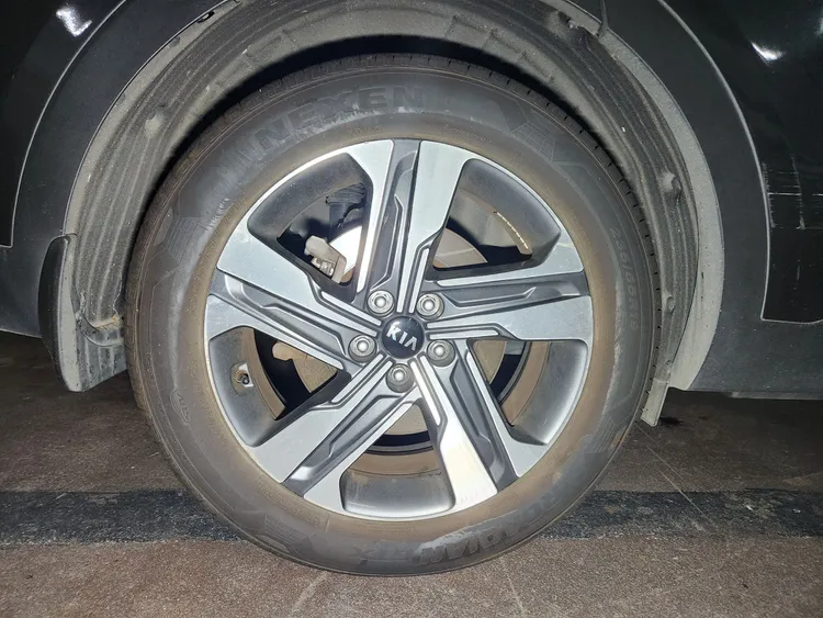 Kia Sorento (MQ4) 25