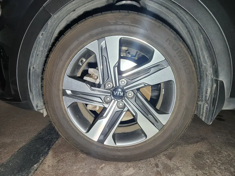 Kia Sorento (MQ4) 27