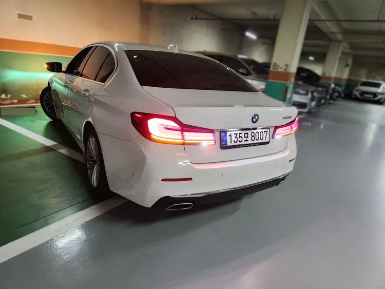 BMW 5 Series (G30) 5