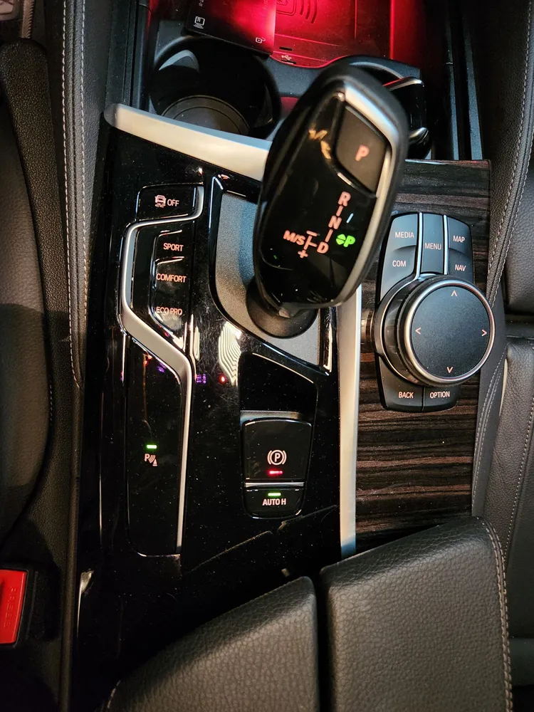 BMW 5 Series (G30) 36