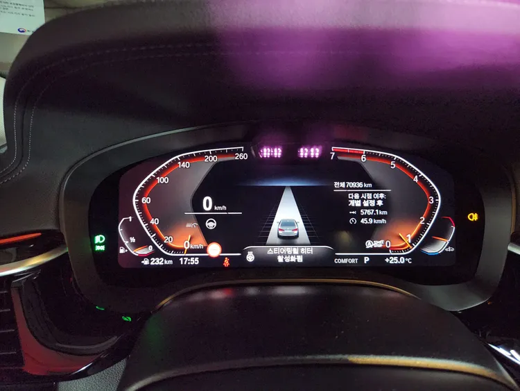 BMW 5 Series (G30) 28