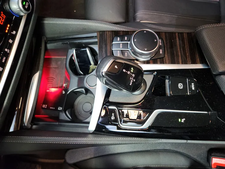 BMW 5 Series (G30) 37