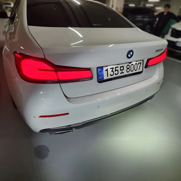 BMW 5 Series (G30) 6