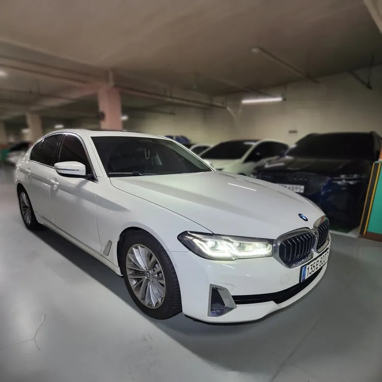 BMW 5 Series (G30) 3