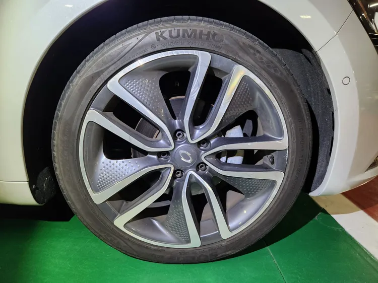 Renault Korea Talisman 31