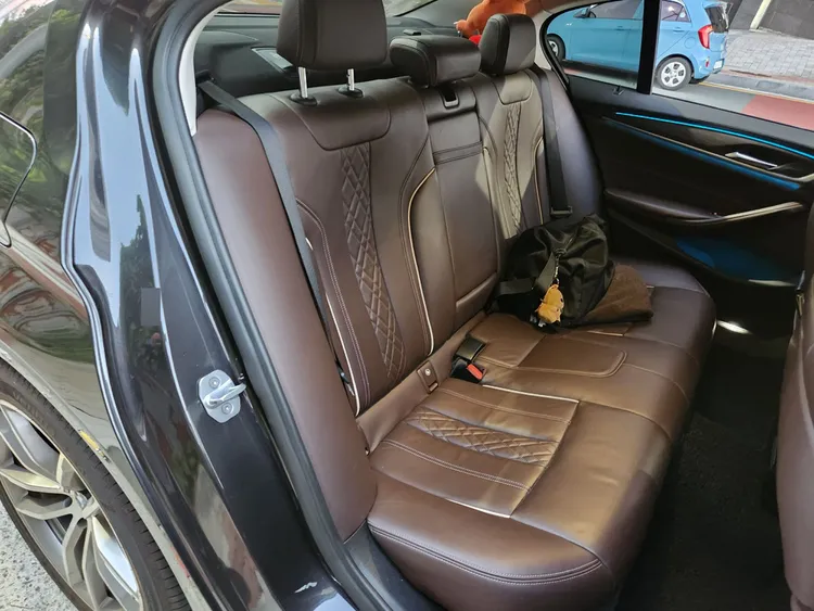 BMW 5 Series (G30) 12