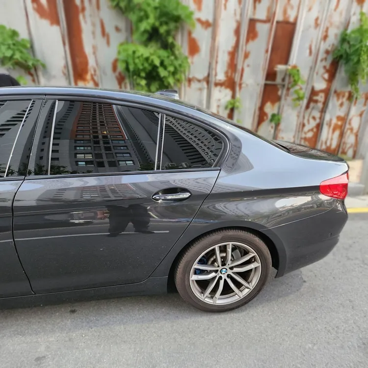 BMW 5 Series (G30) 4