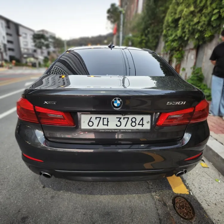 BMW 5 Series (G30) 2