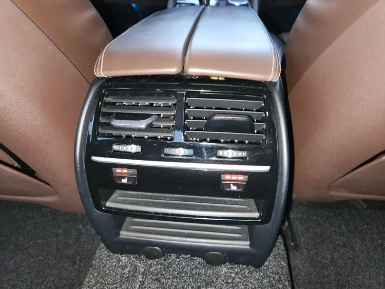BMW 5 Series (G30) 26