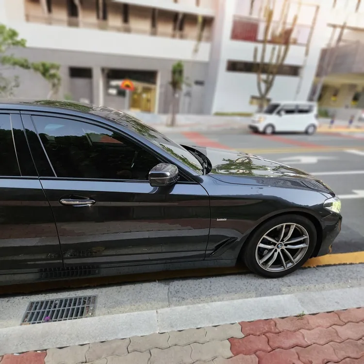 BMW 5 Series (G30) 6