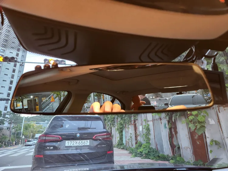 BMW 5 Series (G30) 21