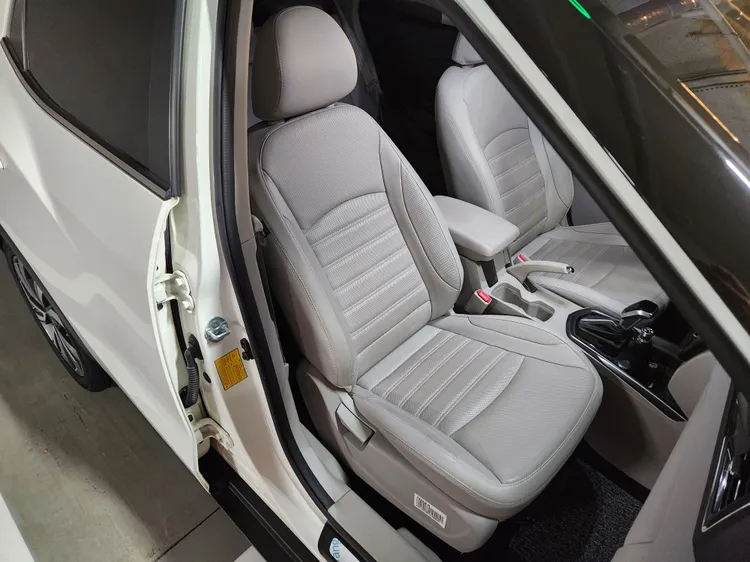 SsangYong (KGM) Very New Tivoli 9