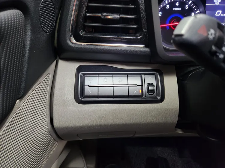 SsangYong (KGM) Very New Tivoli 17