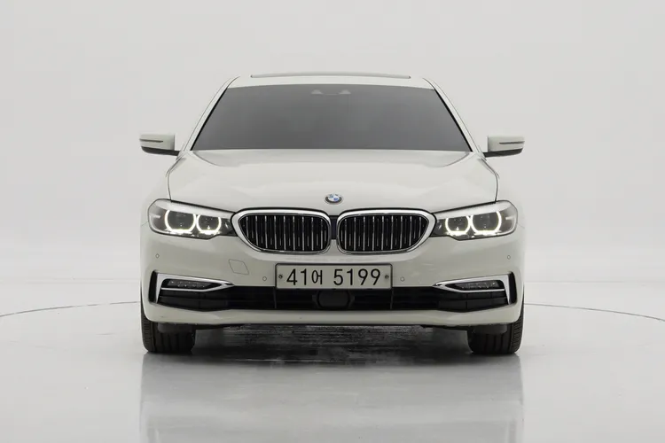 520i Luxury