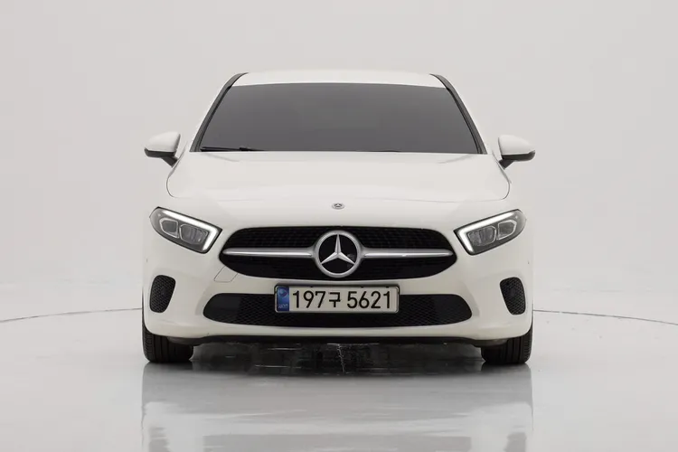 A220 (W177)