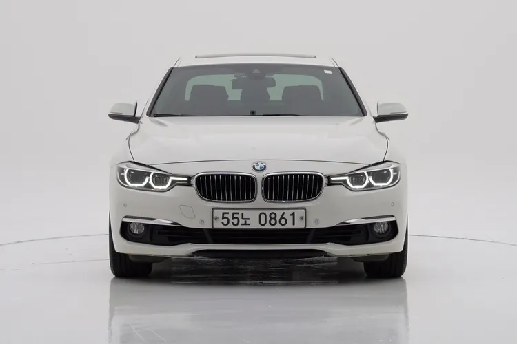 320i Luxury