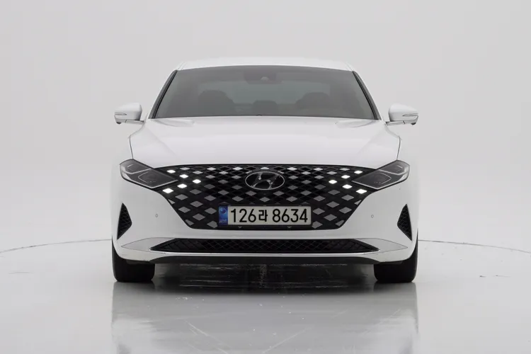 Hyundai Grandeur IG HEV 1