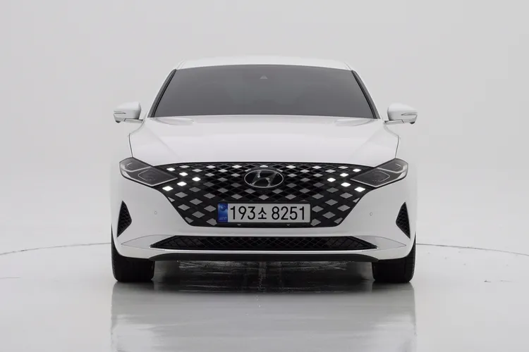 Hyundai Grandeur IG HEV 1