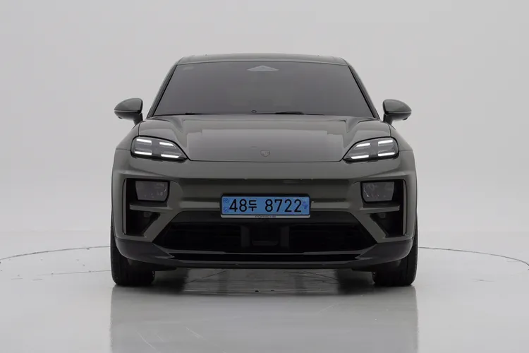 Macan EV